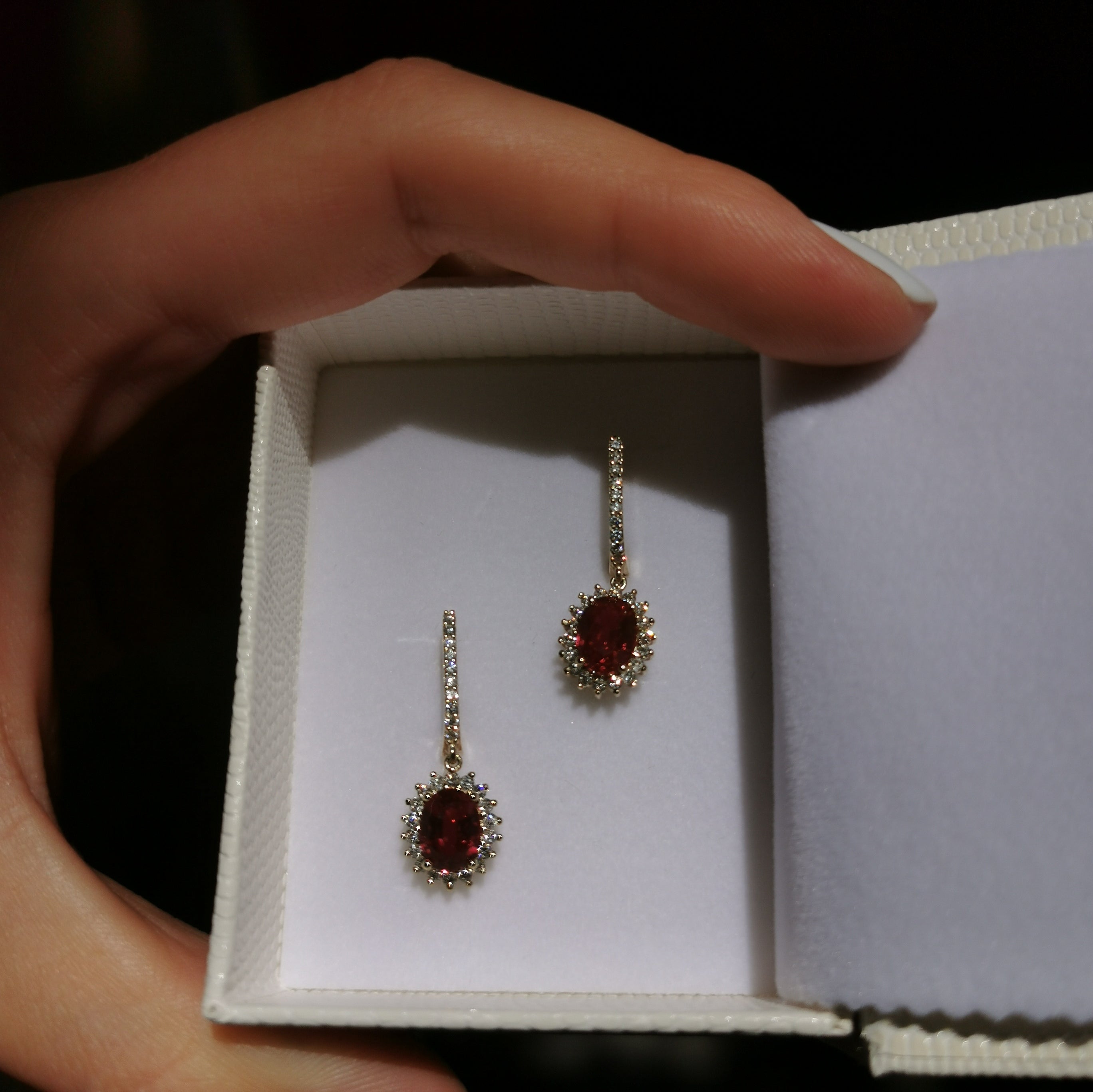 Обеци с рубини и диаманти 4.29 карата